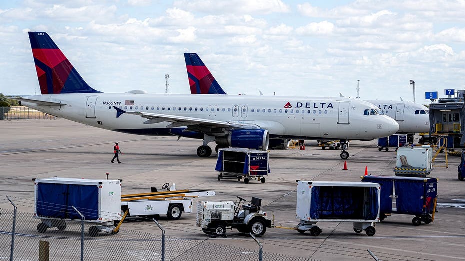Flight passenger yells, 'I want off,' calls crew 'idiots' and yanks open emergency exit door Gold Coast Optometrists