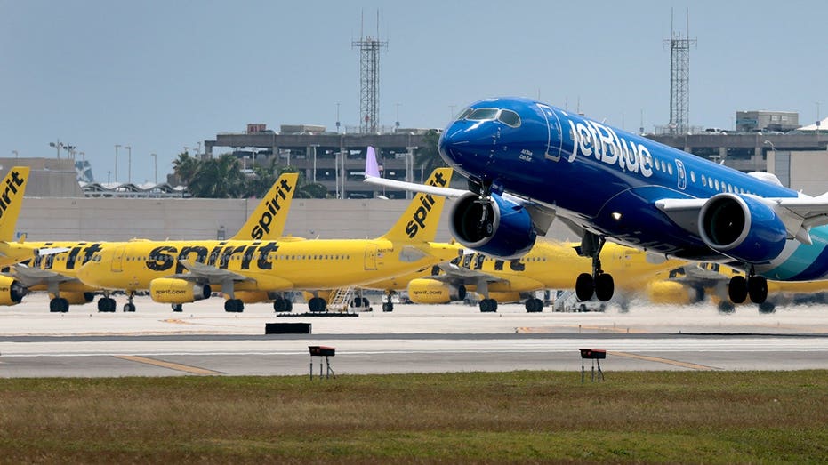 Top airline offers $99 rescue fares as thousands are left stranded by Spirit shutdown Gold Coast Optometrists